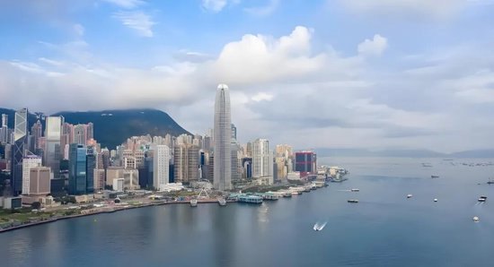 年内港股最大IPO,中际旭创估值重塑